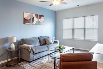 Building Photo - 2023 N Broadmoor Ave