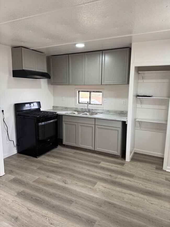 Building Photo - Quant Mobile Home Available in Stevenson