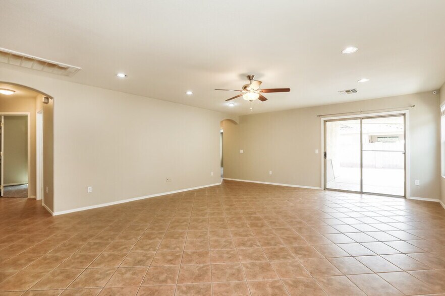 Building Photo - 3129 W Dancer Ln