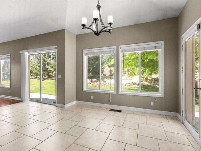 Building Photo - Fieldcreek Gem