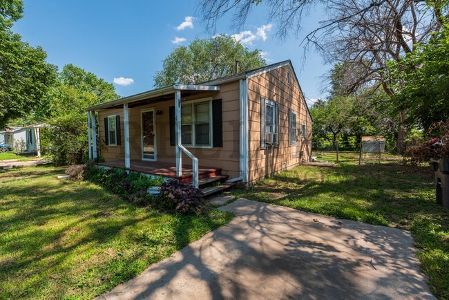 Building Photo - 345 Grover Ave