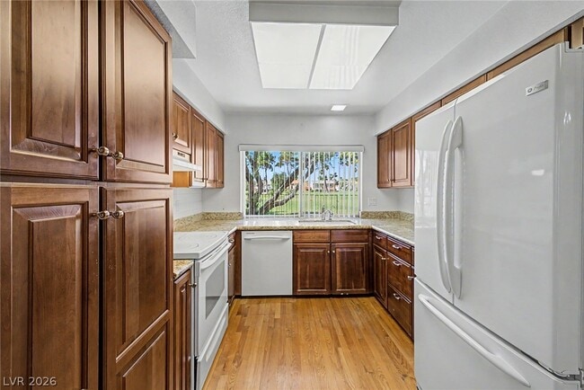Building Photo - 3145 Bel Air Dr