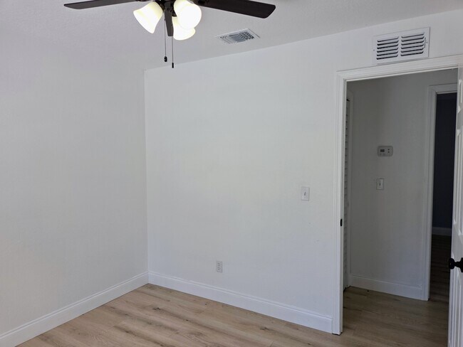 Building Photo - 3150 Emerson Ave S