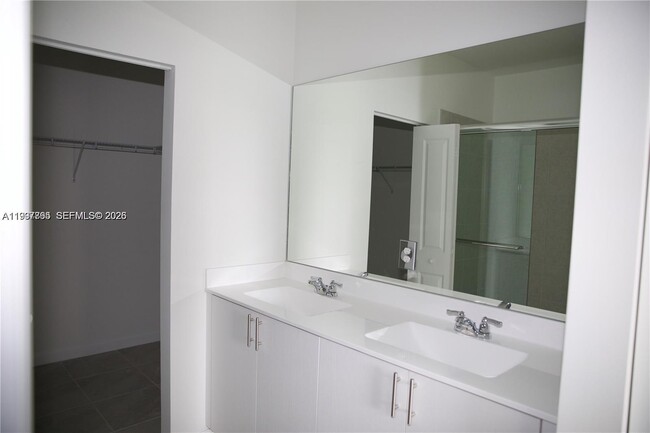 Building Photo - 5001 Peacock Wy