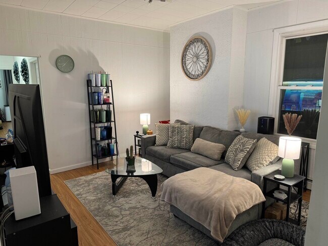 Building Photo - 809 Palisade Ave