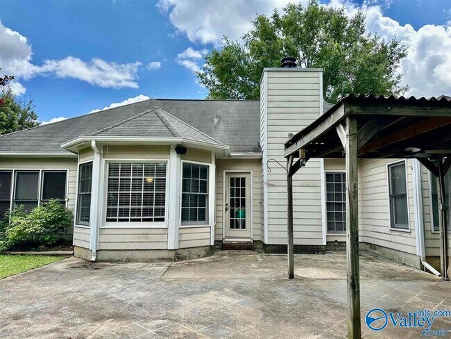 Building Photo - 111 Tumbleweed Dr