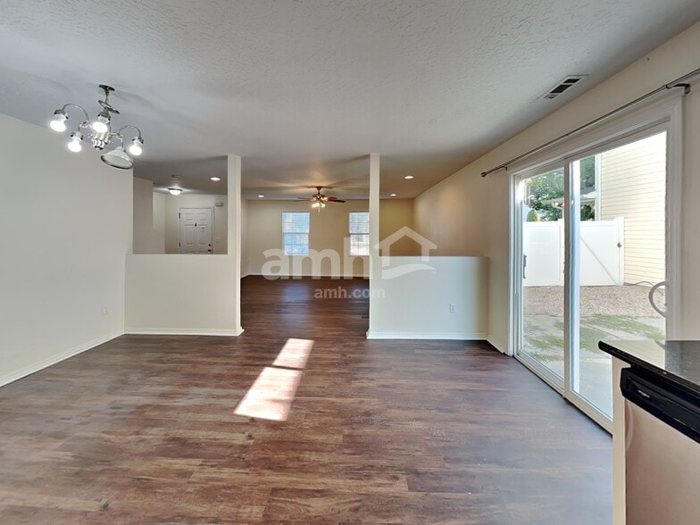 Building Photo - 9281 W Lillywood Dr