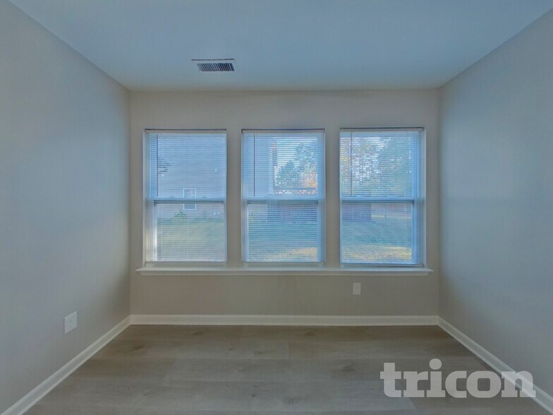 Building Photo - 123 Emily Crest Lane