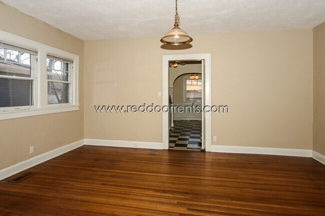 Building Photo - Coming Soon! 2 Bedroom/ 1.5 Bath Forest Hi...