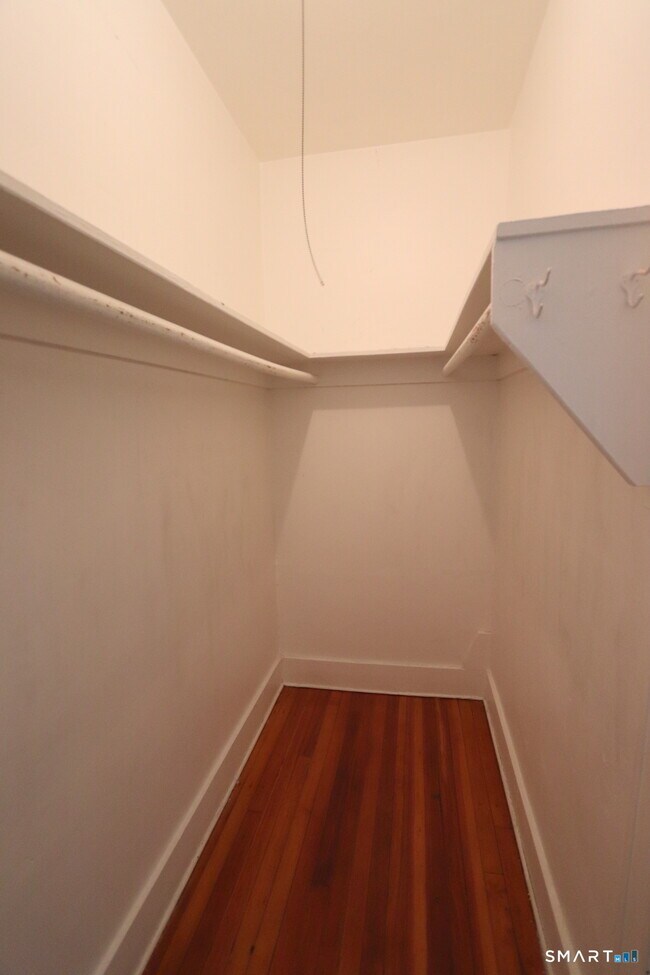 Building Photo - 814 Orange St