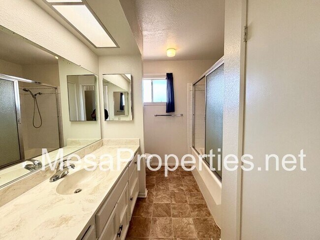 Building Photo - 13185 Rolling Ridge Dr