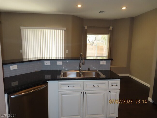 Building Photo - 235 Devotion Ct
