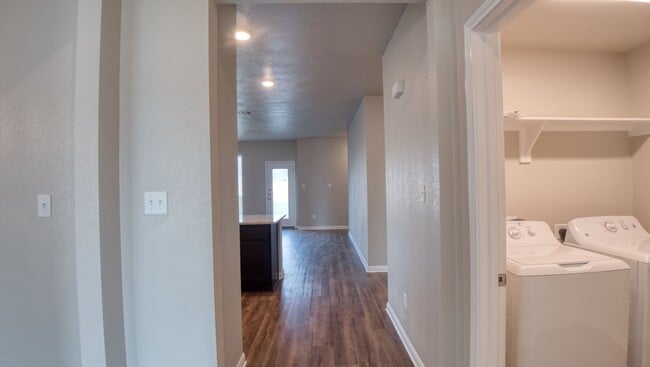 Building Photo - Where Style Meets Comfort: Elevate Your Li...