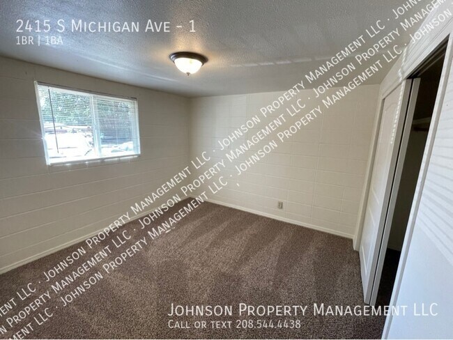 Building Photo - 2415 S Michigan Ave