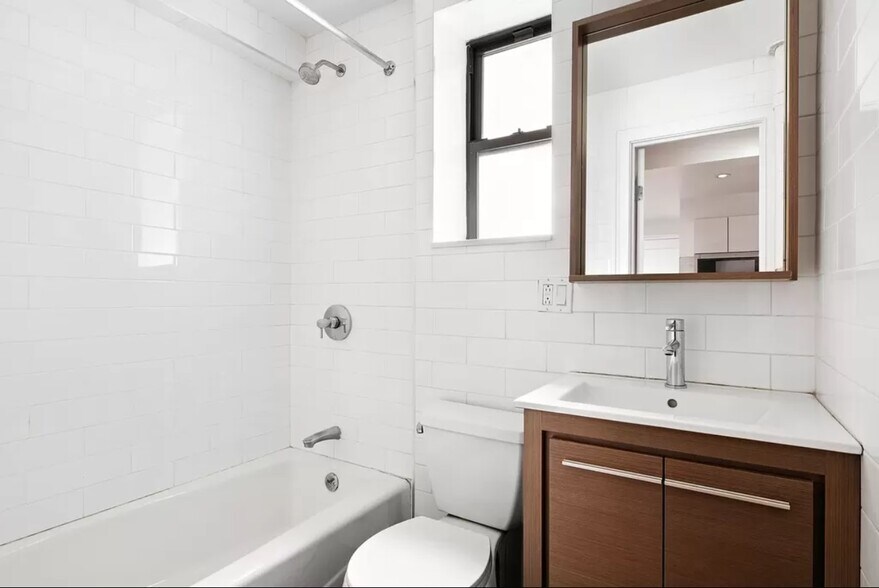 Building Photo - 157 E 37th St