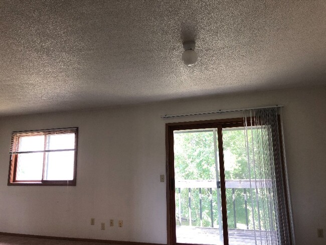 Building Photo - 2620 Westwinds Dr