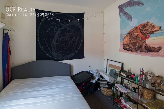 Building Photo - Three Bedroom Graduate Hospital Apartment