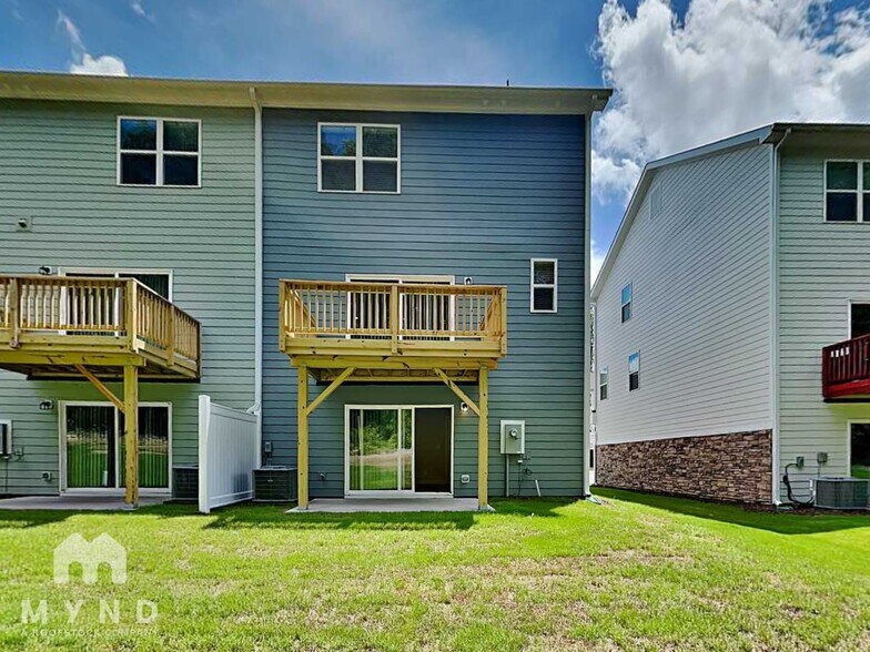 Building Photo - 6921 Woodland Stream Pl