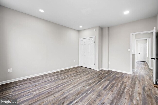 Building Photo - 1918 E Lafayette Ave