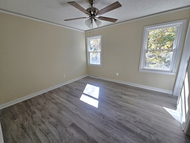 Building Photo - 609 Memorial Dr Ext