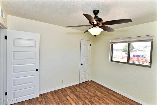Building Photo - 10324 Newport Dr