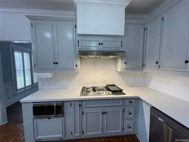 Building Photo - 8342 Longneedle Dr