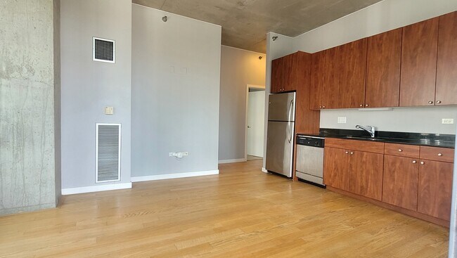 Building Photo - 235 W Van Buren St