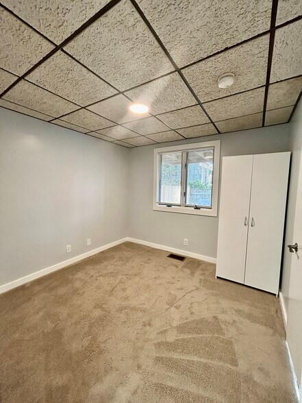 Building Photo - 353 Cabot St