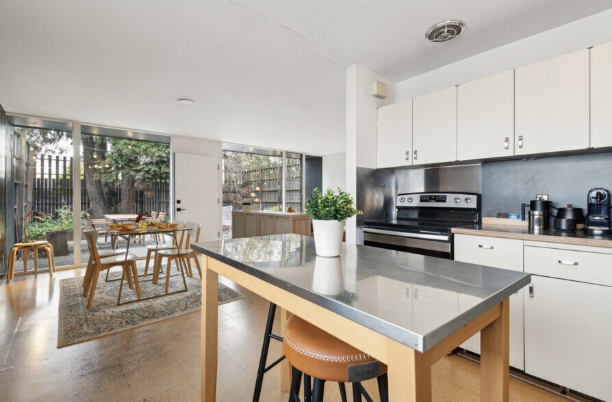 Building Photo - 721 N 38th St
