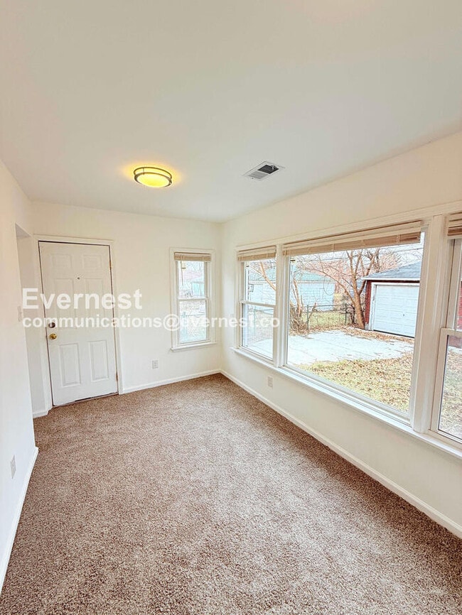 Building Photo - 17187 Rowe St