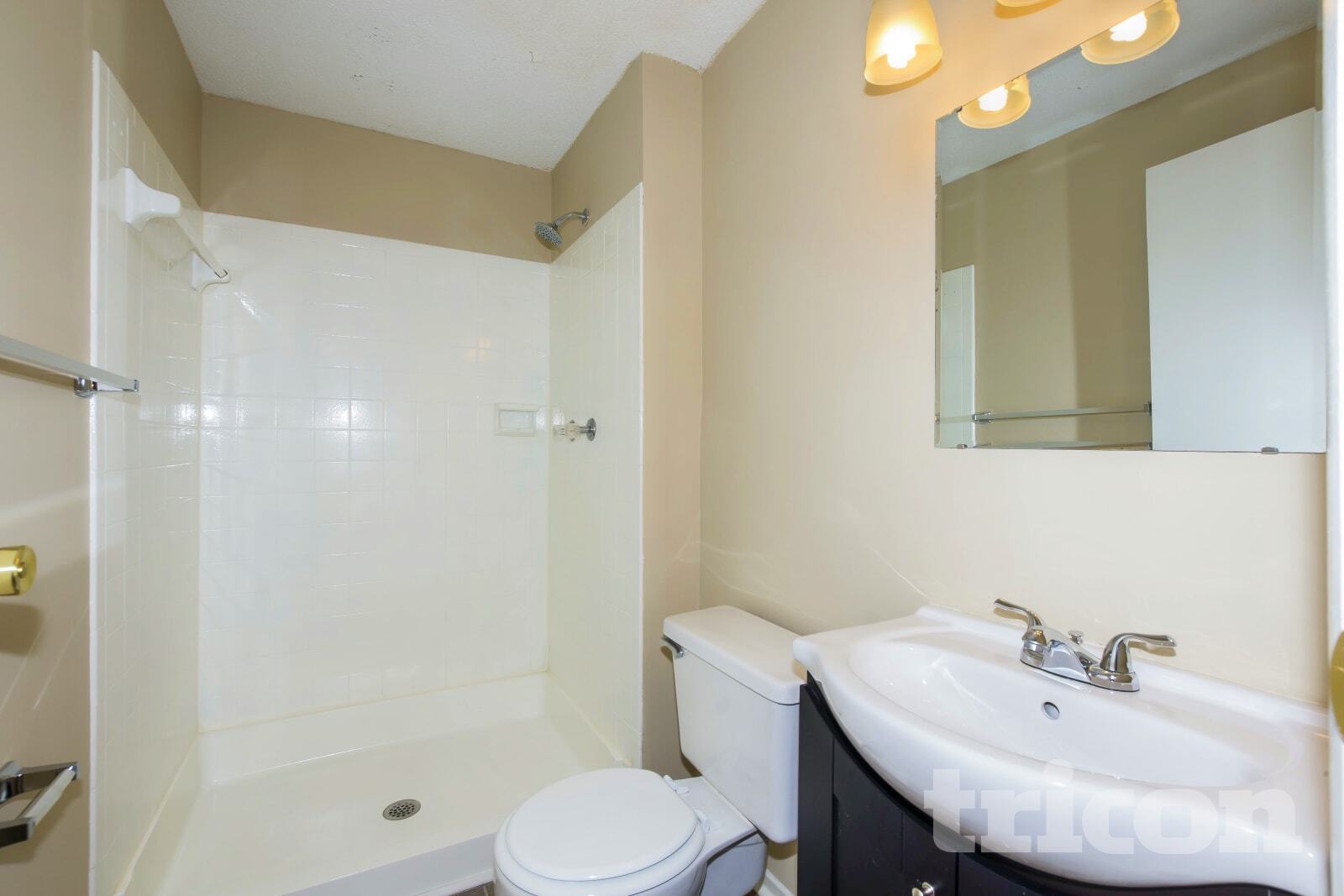 Building Photo - 6 Forestgrove Ct