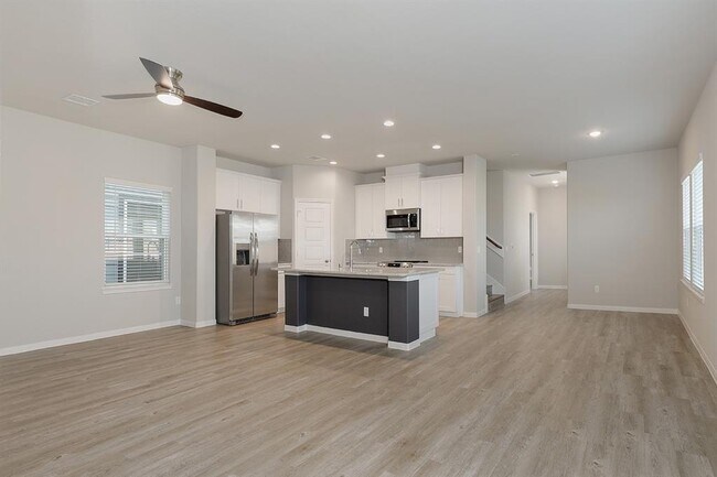 Building Photo - 27065 Beach Ball Dr