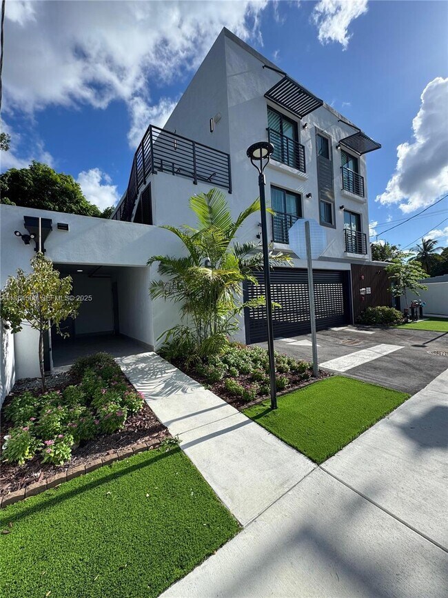 Building Photo - 2782 NW 46th St