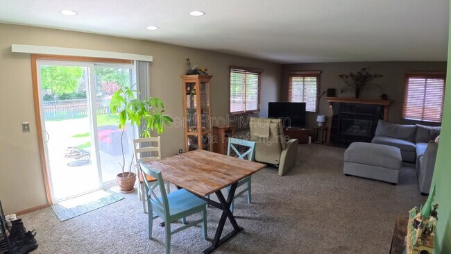 Building Photo - 2425 Cochetopa Ct