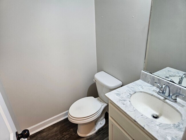 Building Photo - 211 Breakwater Dr