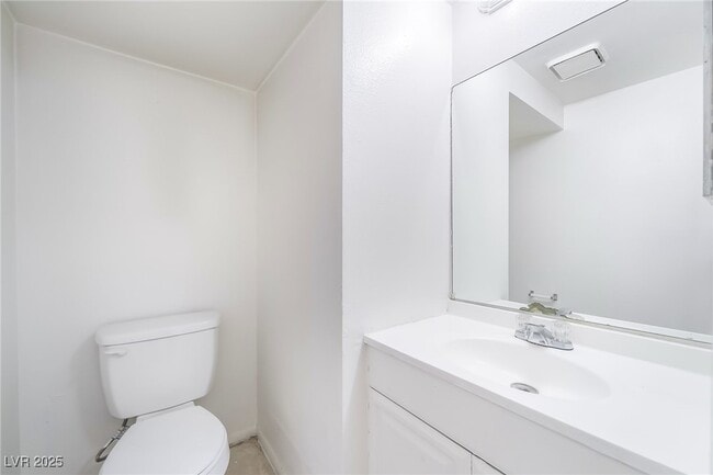 Building Photo - 233 N 18th St