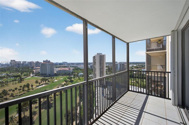 Building Photo - 20379 W Country Club Dr