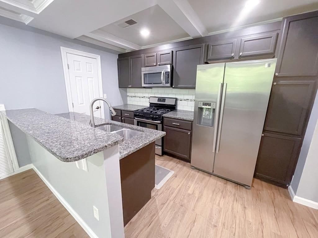 Building Photo - 2637 Twin Oaks Dr NW