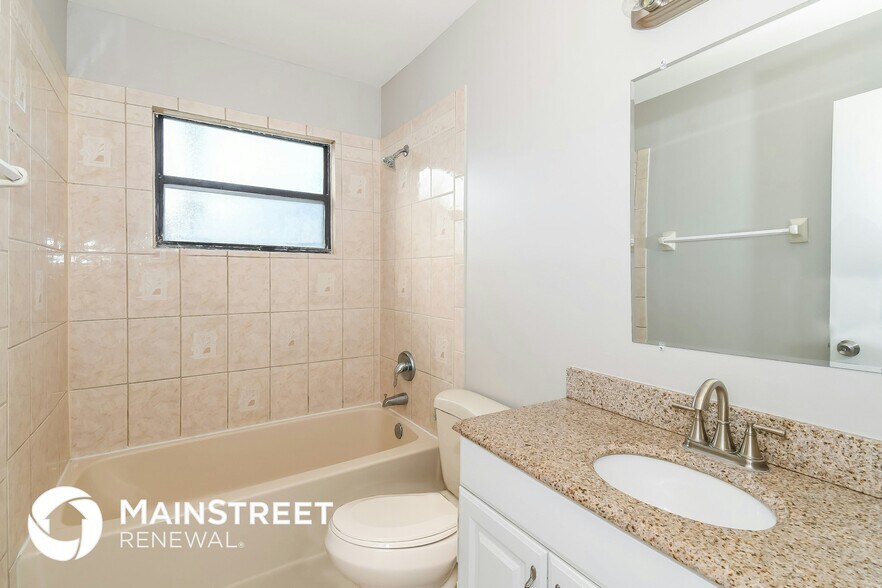 Building Photo - 12461 Hickory Hollow Dr