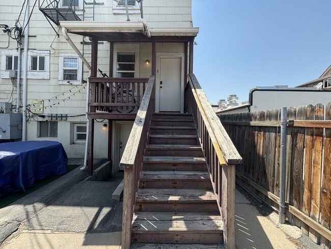 Building Photo - 517 E 500 S