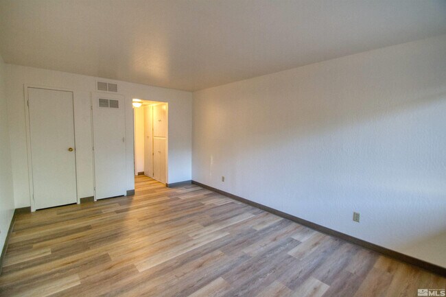 Building Photo - 1036 Bell St