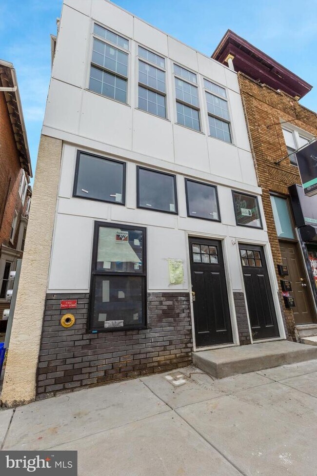 Building Photo - 223 S 45th St