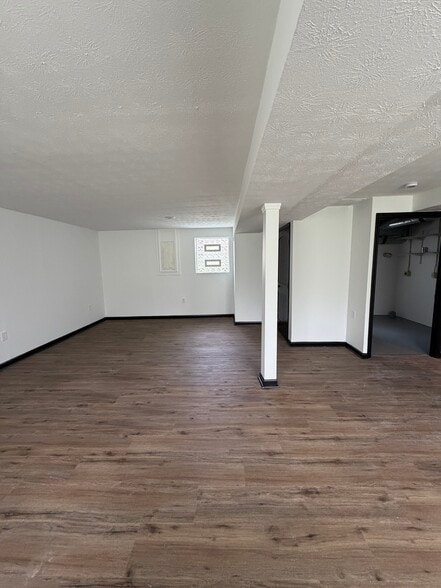 Building Photo - 2020 Val Vista Ct