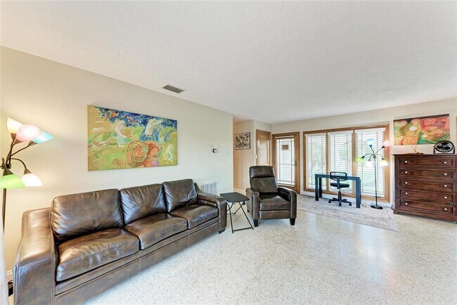 Building Photo - 27192 San Marino Dr
