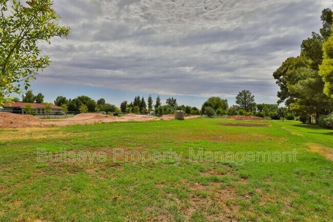 Building Photo - 2672 E Mesquite St