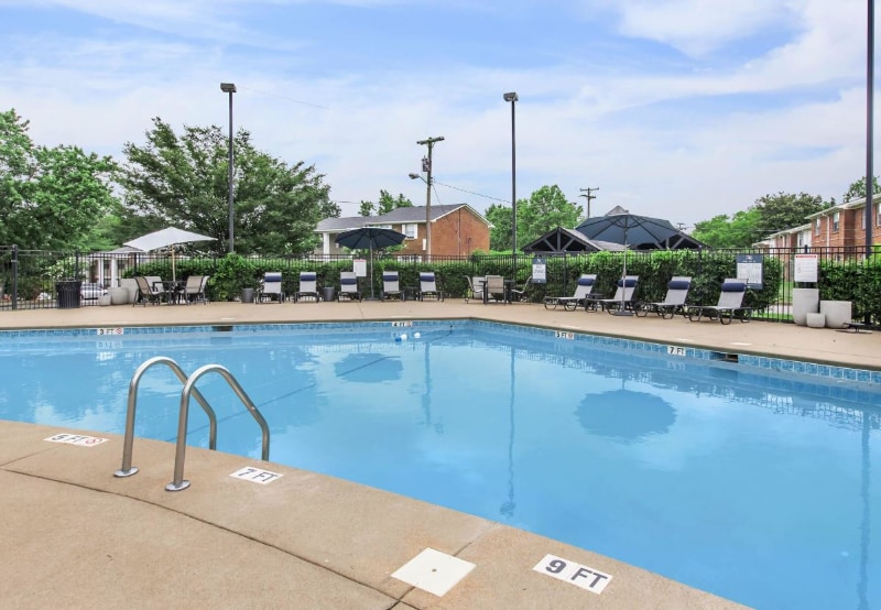 Building Photo - 600 Whispering Hills Dr