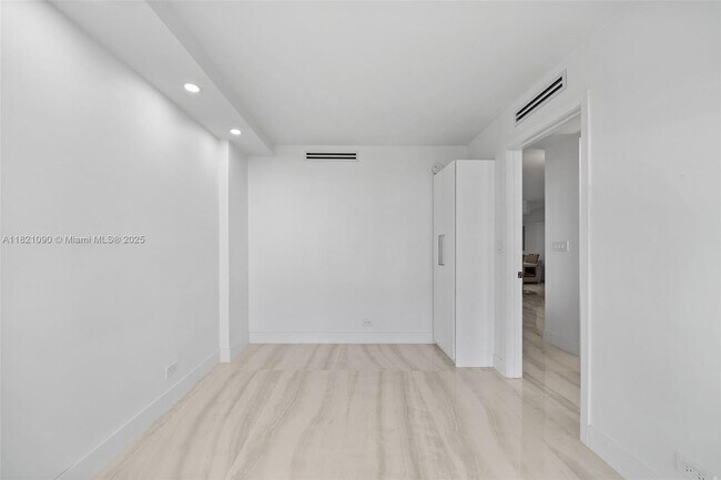 Building Photo - 230 174th St