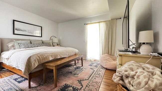 Building Photo - Nort Central (Prince and Country Club) 2 b...