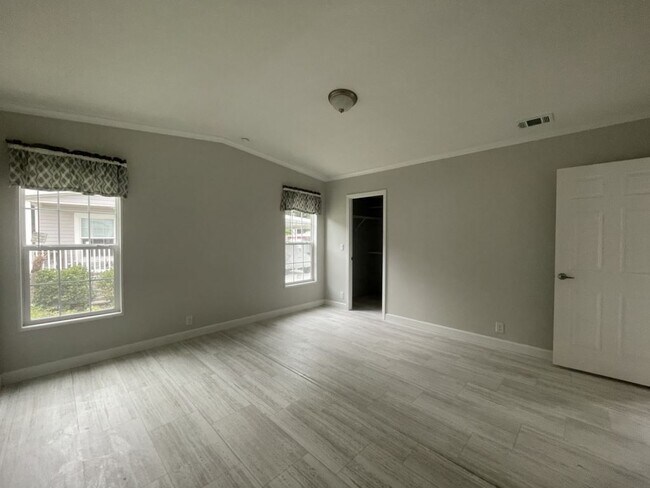 Building Photo - 13204 Grape Ave