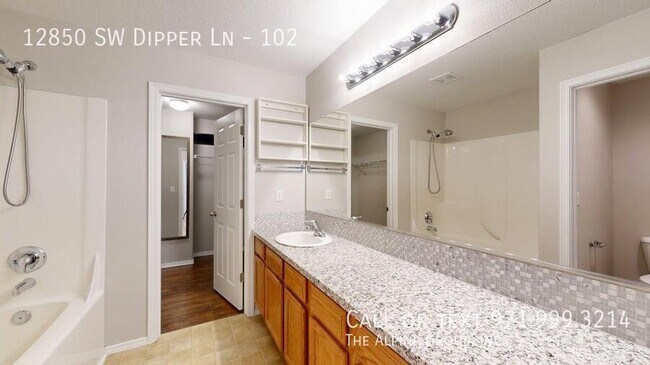 Building Photo - 12850 SW Dipper Ln